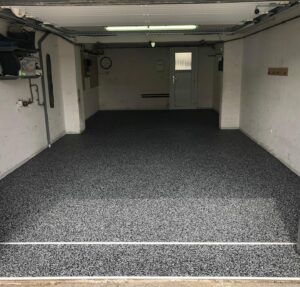 Garage en moquette de pierre