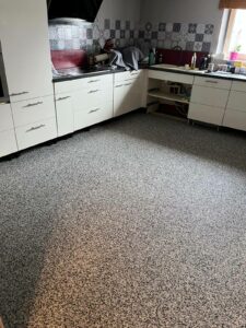 Sol de cuisine en résine de marbre