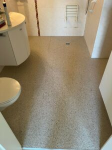 Sol salle de bain en résine